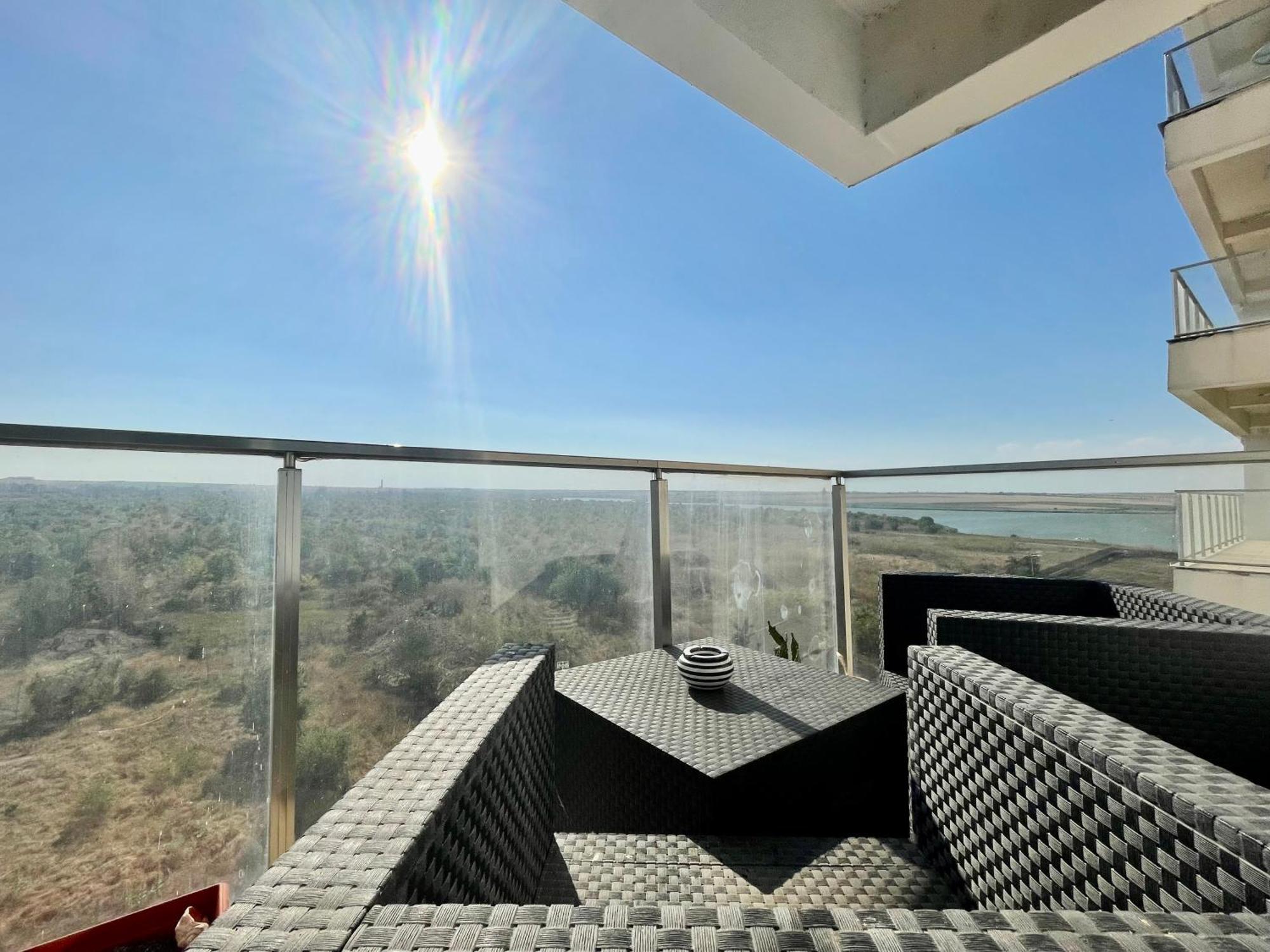 Seaside Dream And Sunset Breeze At Blaxy Apartment *